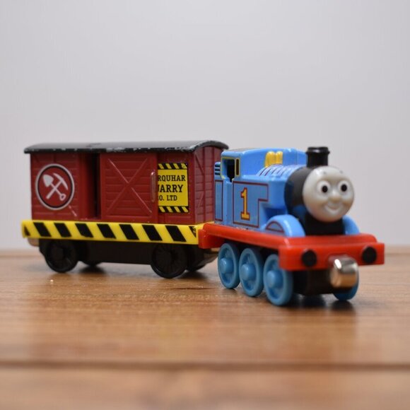 Thomas w/ Quarry Car w/ Changing Cargo Diecast Take N Play Thomas & Friends 2009 - Picture 5 of 12